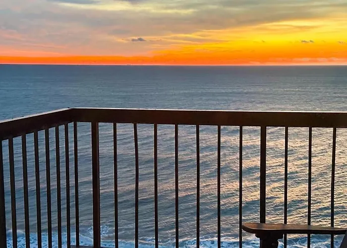 Stunning Oceanfront With Private Balcony Pools Game & Access Holiday home