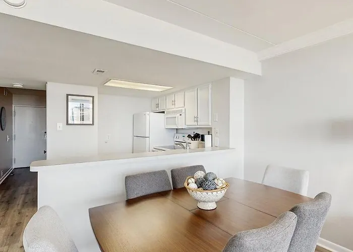 Holiday home Stunning Oceanfront With Private Balcony Pools Game & Access Ocean City