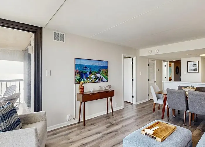 Holiday home Stunning Oceanfront With Private Balcony Pools Game & Access *