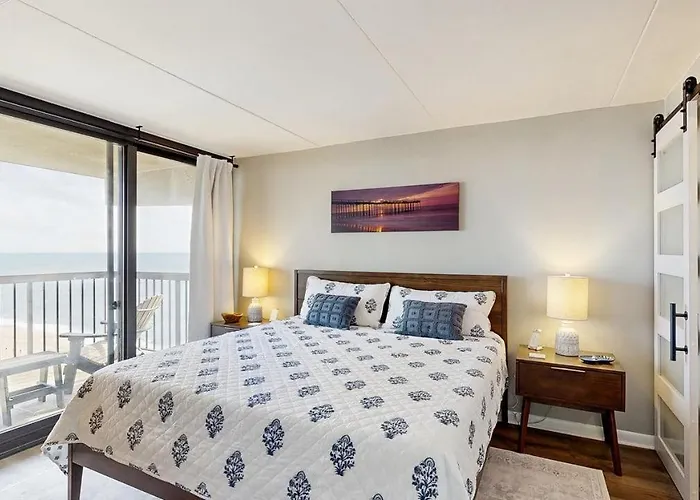 Stunning Oceanfront With Private Balcony Pools Game & Access Holiday home