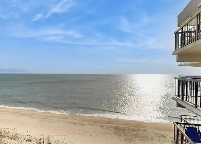 Holiday home Stunning Oceanfront With Private Balcony Pools Game & Access