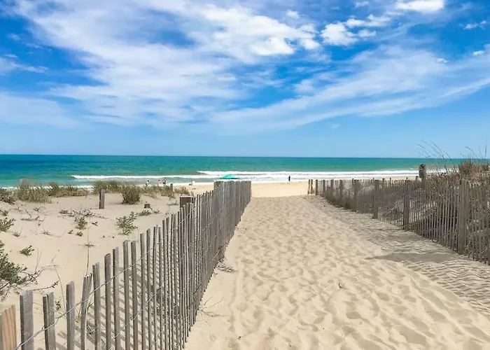 Stunning Oceanfront With Private Balcony Pools Game & Access Holiday home