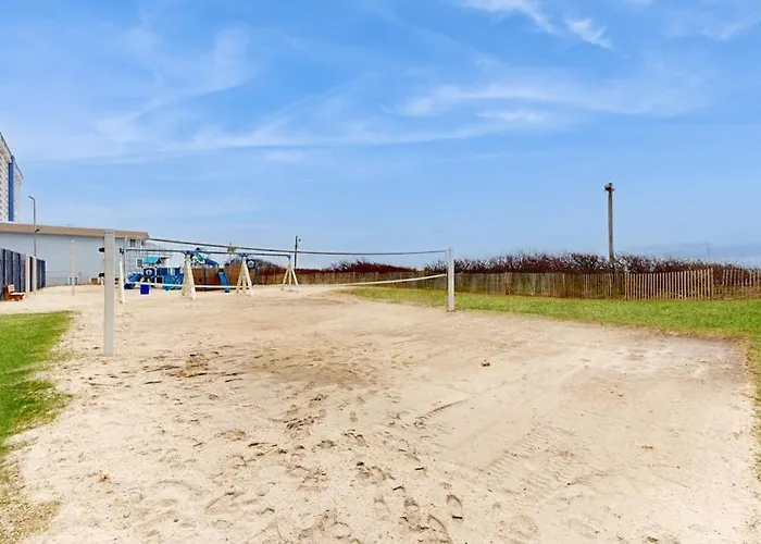 Stunning Oceanfront With Private Balcony Pools Game & Access